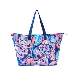 NWT Lilly Pulitzer Getaway Packable tote